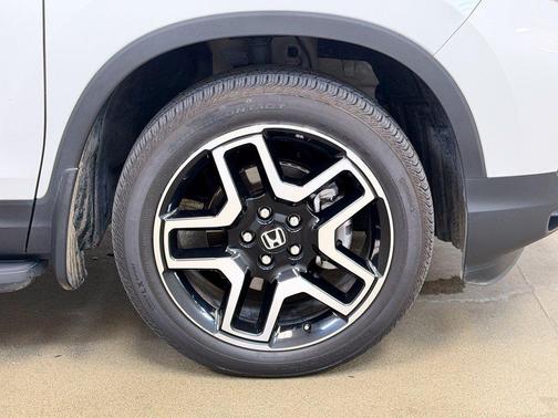 Platinum White Pearl 2023 Honda Passport AWD Elite
