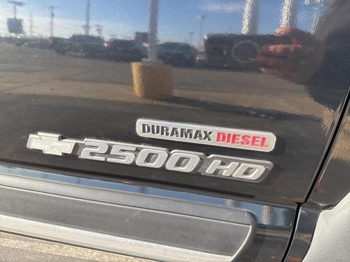 2004 Chevrolet Silverado 2500 LT H/D Crew Cab