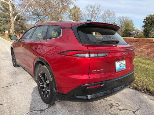 2025 Toyota Crown Signia XLE