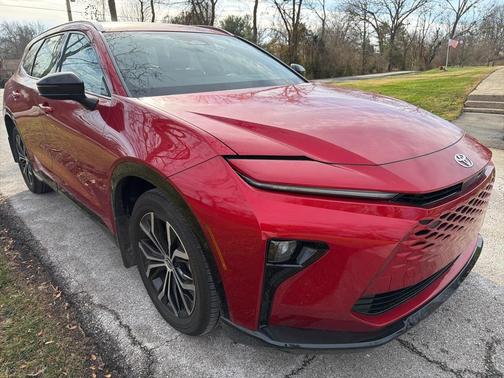 2025 Toyota Crown Signia XLE