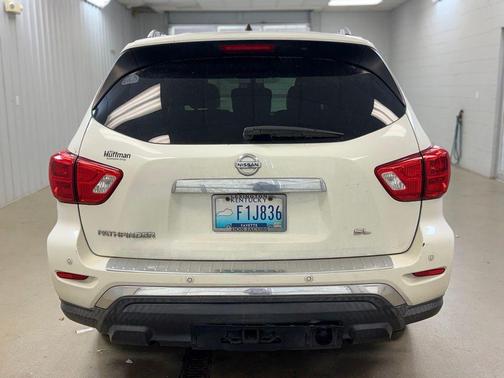 Glacier White 2018 Nissan Pathfinder SL