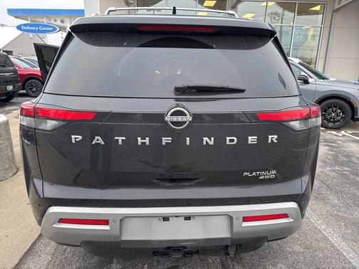 2022 Nissan Pathfinder Platinum 4WD