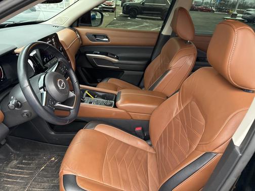 2022 Nissan Pathfinder Platinum 4WD