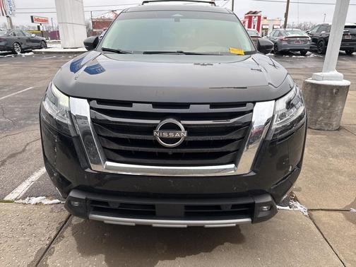 2022 Nissan Pathfinder Platinum 4WD