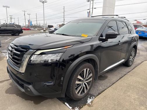 2022 Nissan Pathfinder Platinum 4WD