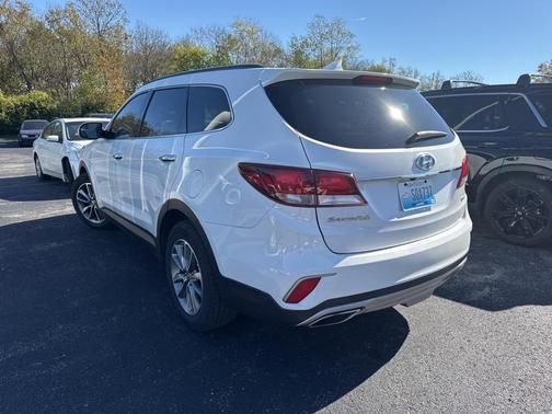 2017 Hyundai SANTA FE SE