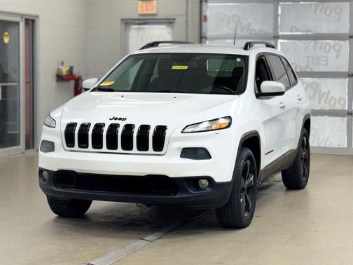 Bright White Clearcoat 2016 Jeep Cherokee Altitude