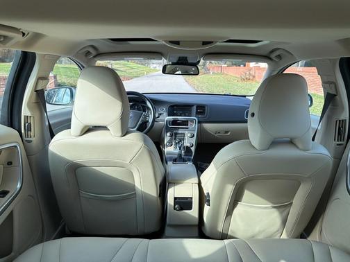 2015 Volvo V60 T5 Premier Plus