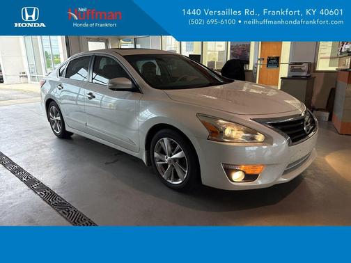 Pearl White 2014 Nissan Altima 2.5 SL