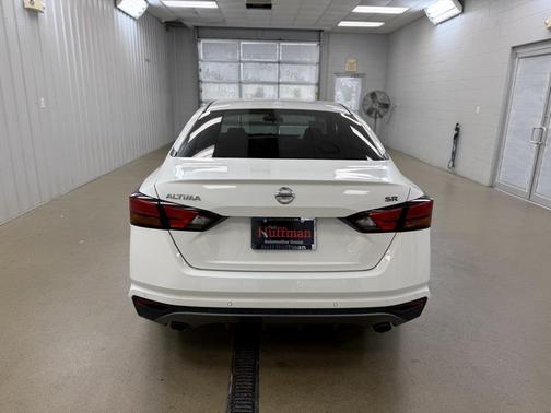 2021 Nissan Altima SR FWD