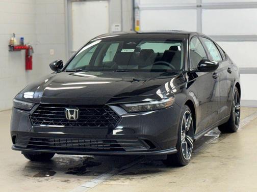 Crystal Black Pearl 2026 Honda Accord SE