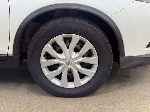 Glacier White 2016 Nissan Rogue S