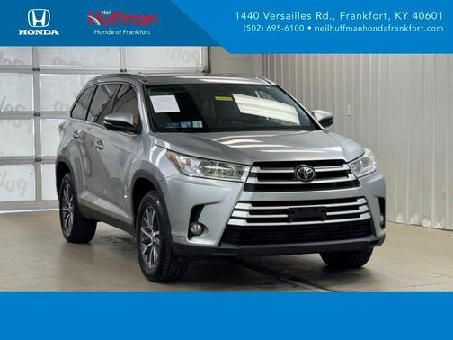 Celestial Silver Metallic 2019 Toyota Highlander XLE