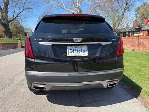 Stellar Black Metallic 2020 Cadillac XT5 Premium Luxury