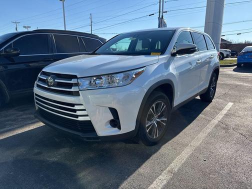 2019 Toyota Highlander LE I4