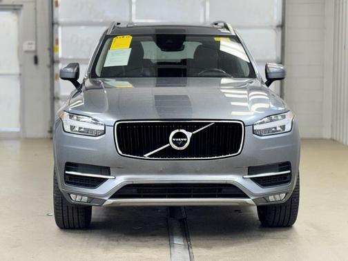 2018 Volvo XC90 T5 Momentum