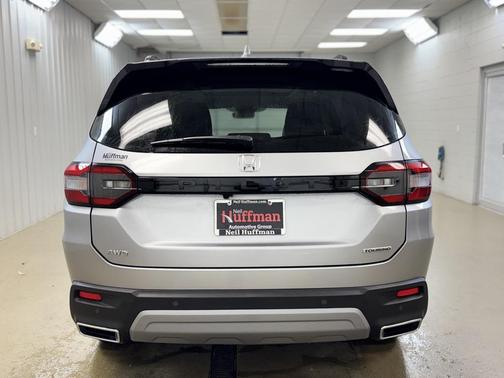 2025 Honda Pilot Touring 8-Passenger