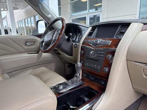 2017 INFINITI QX80 Base