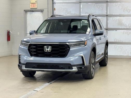 2025 Honda Pilot Touring 8-Passenger