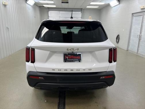 2022 Kia Sorento LX