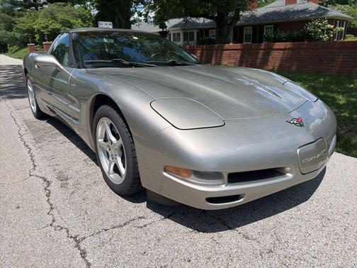 Light Pewter Metallic 2000 Chevrolet Corvette Base