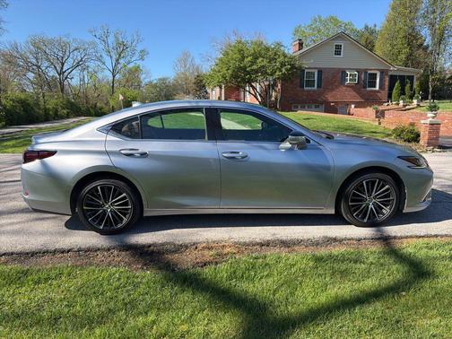 Cloudburst Gray 2022 Lexus ES 350 Base