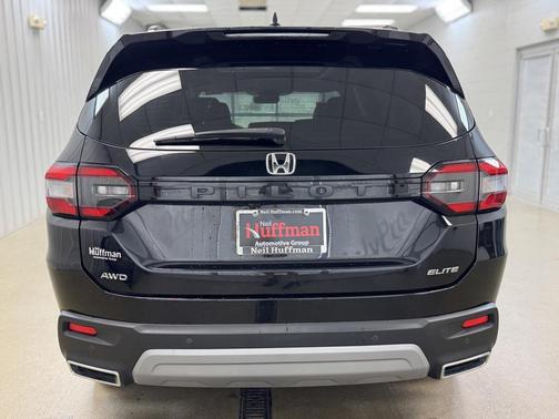 2023 Honda Pilot AWD Elite