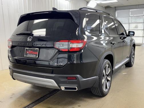 2023 Honda Pilot AWD Elite