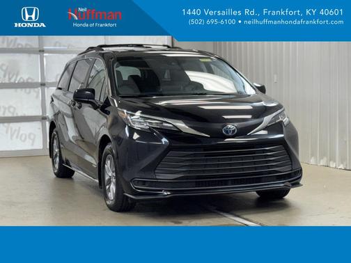 2021 Toyota Sienna LE