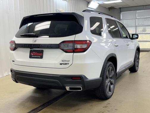 2025 Honda Pilot Sport
