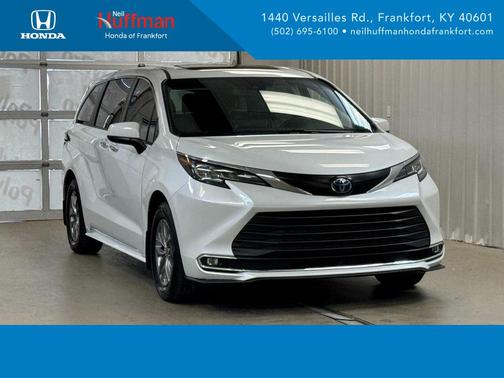 2022 Toyota Sienna XLE 7 Passenger