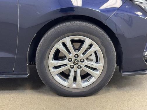 2023 Toyota Sienna XSE 7 Passenger