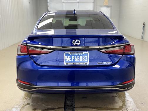 2022 Lexus ES 300h F SPORT