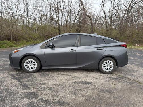 2021 Toyota Prius LE