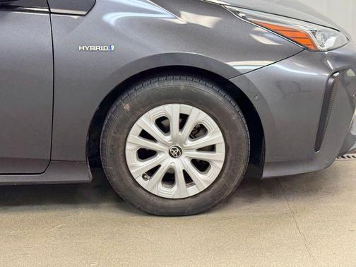2021 Toyota Prius LE