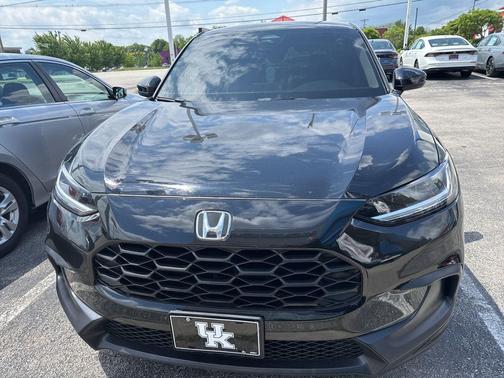 R-569m 2025 Honda HR-V LX