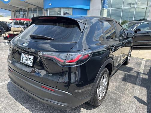 R-569m 2025 Honda HR-V LX