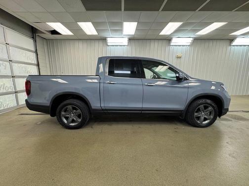 Sonic Gray Pearl 2023 Honda Ridgeline RTL-E