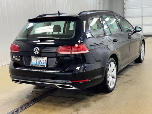 Deep Black 2019 Volkswagen Golf SportWagen TSI SE