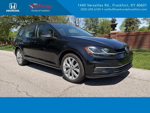 Deep Black 2019 Volkswagen Golf SportWagen TSI SE
