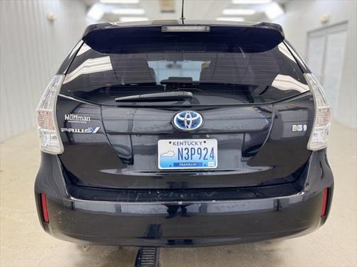 2014 Toyota Prius v Two