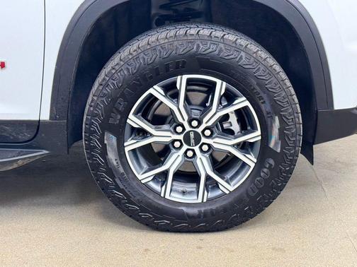 2025 GMC Acadia AWD AT4