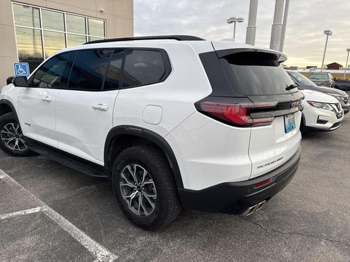 2025 GMC Acadia AWD AT4