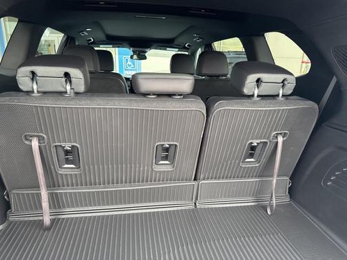 2025 GMC Acadia AWD AT4