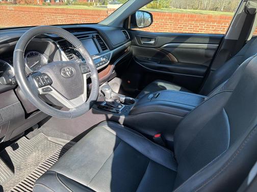 2019 Toyota Highlander Limited Platinum