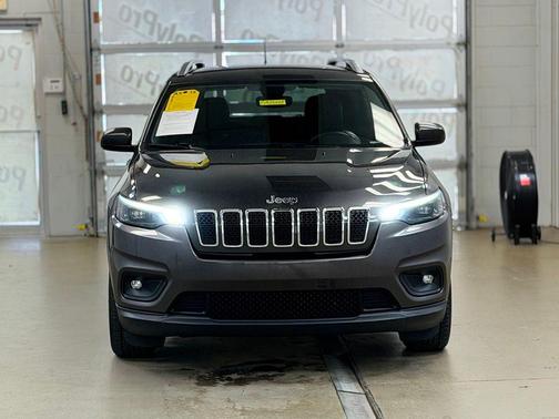 Granite Crystal Metallic Clearcoat 2019 Jeep Cherokee Latitude Plus