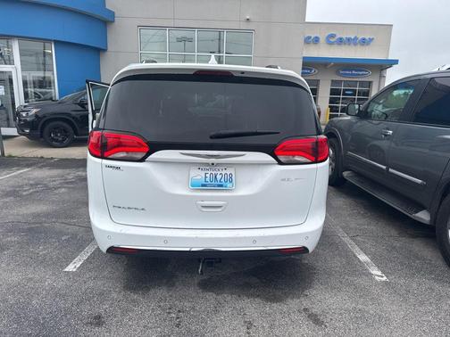 Bright White Clearcoat 2020 Chrysler Pacifica Touring-L Plus