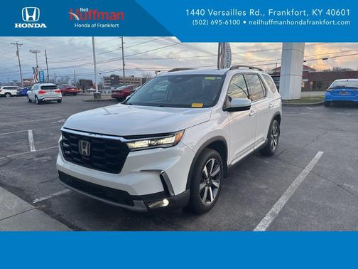 2023 Honda Pilot Touring 8-Passenger