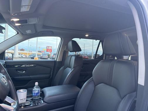 2023 Honda Pilot Touring 8-Passenger