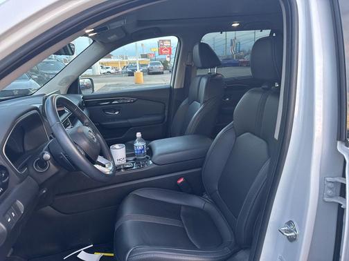 2023 Honda Pilot Touring 8-Passenger